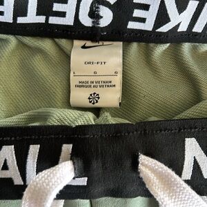 Nike women’s softball joggers